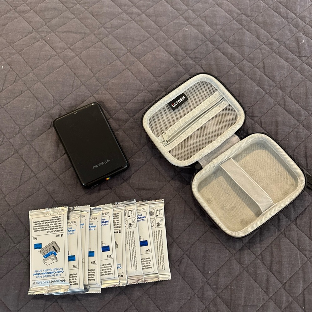 Black Portable printer with Gray Case